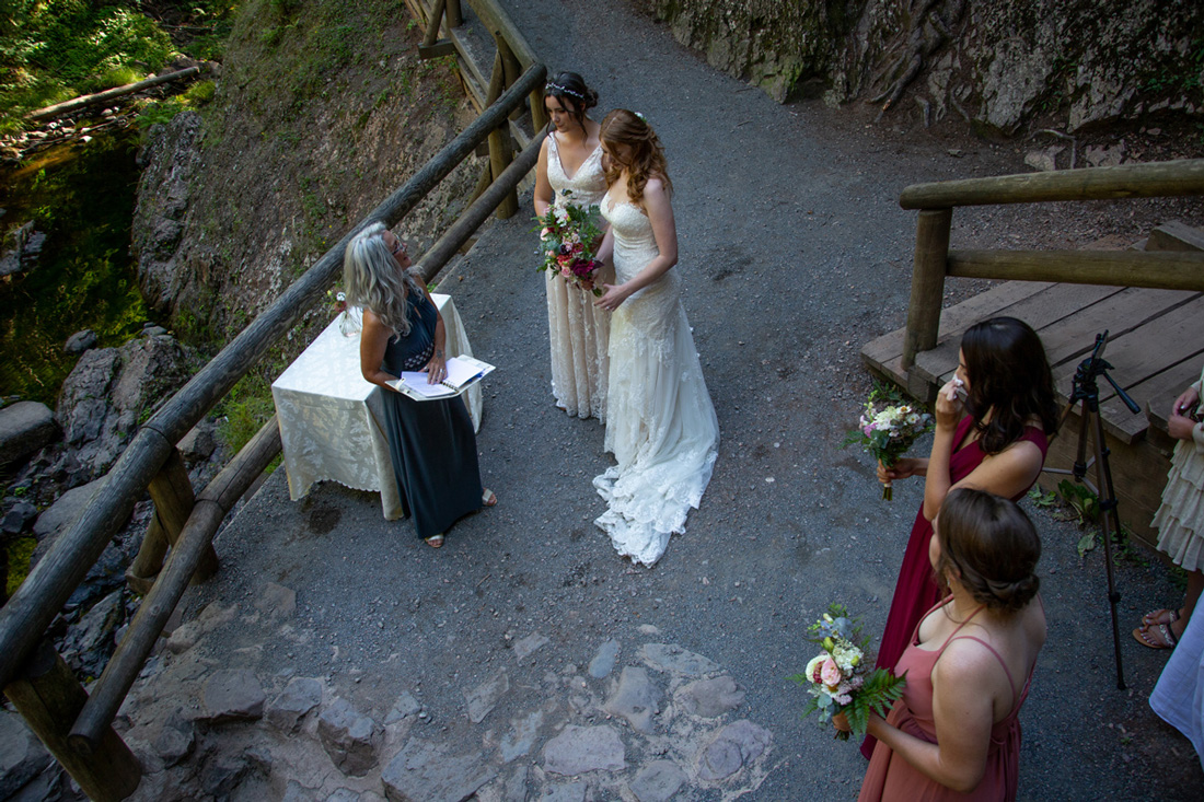 Kim officiating a wedding in September 2020
