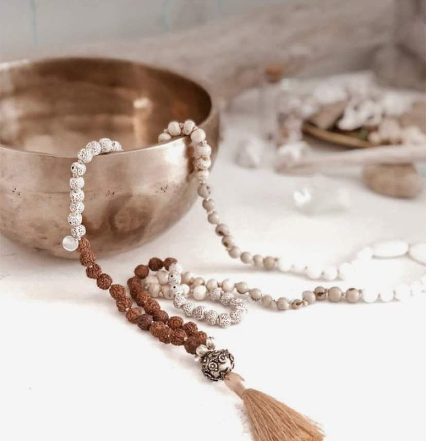 Sound healing bowls with Mala beads