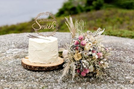 Wedding cake and bouquet
